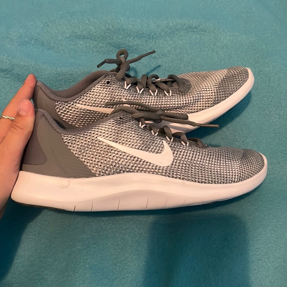 flex rn nike sneakers